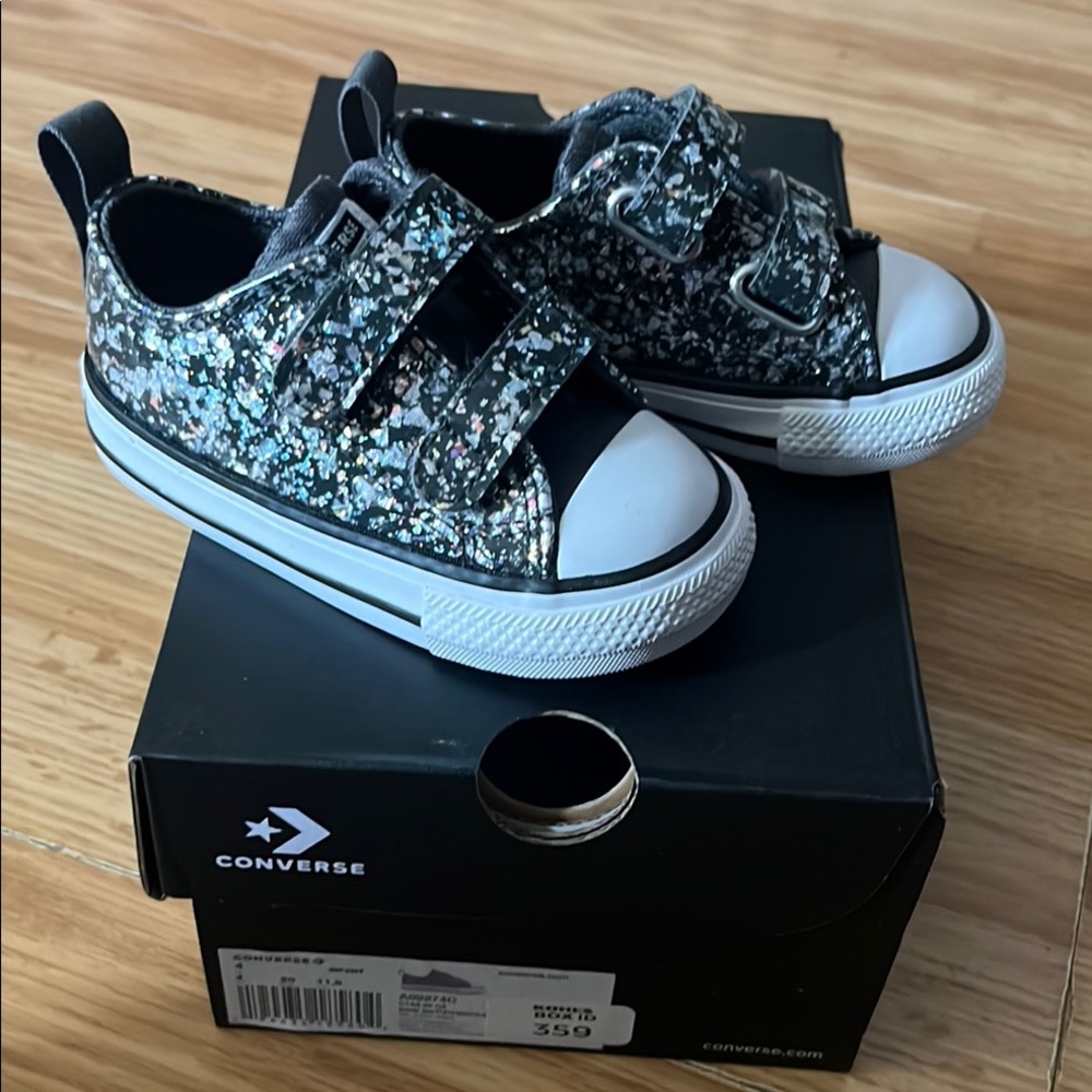 Converse toddler size 4